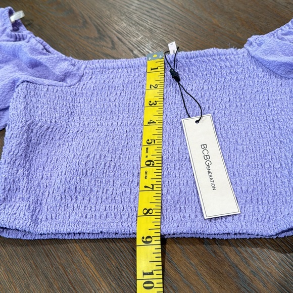 BCBGeneration Puff Sleeve Smocked Crop Top. - Picture 9 of 9